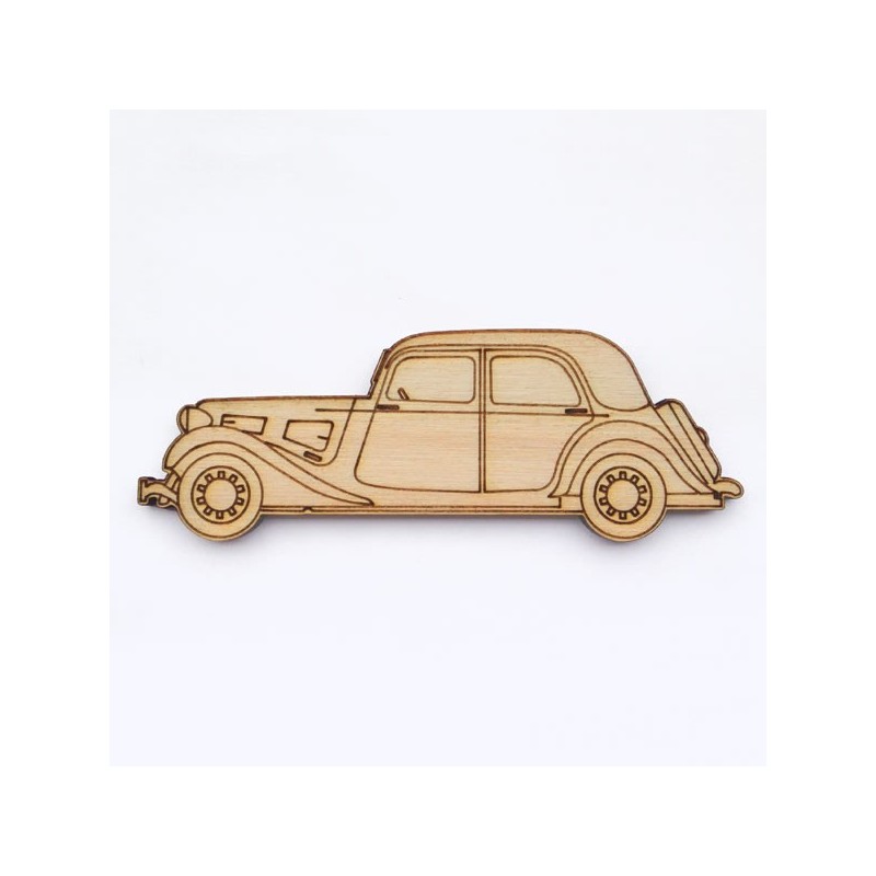 Traction avant, voiture de collection ancienne décor bois